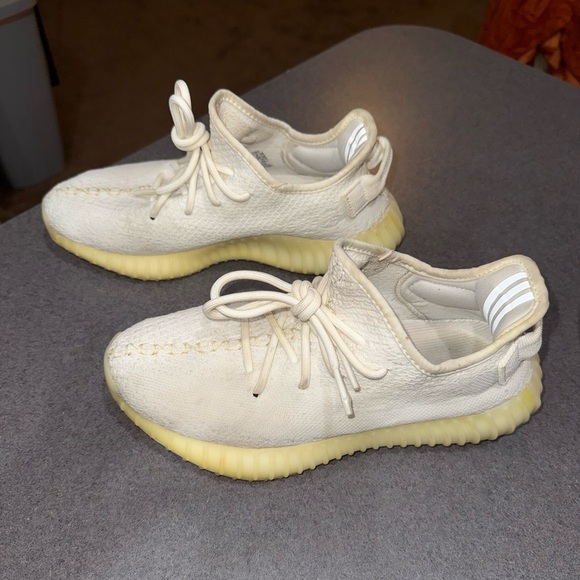 Yeezy Boost 350 V2 Bone - Picture 2 of 3